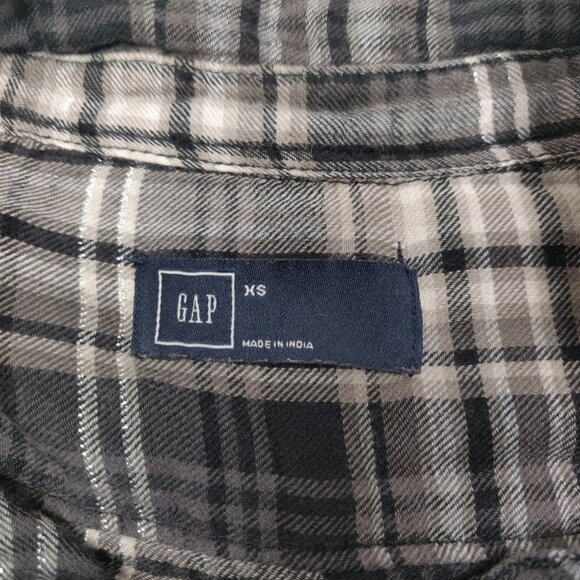 Grey GAP Plaid Flannel Roll Tab 3/4 Sleeve Blouse with Silver Accent Thread - Picture 8 of 11